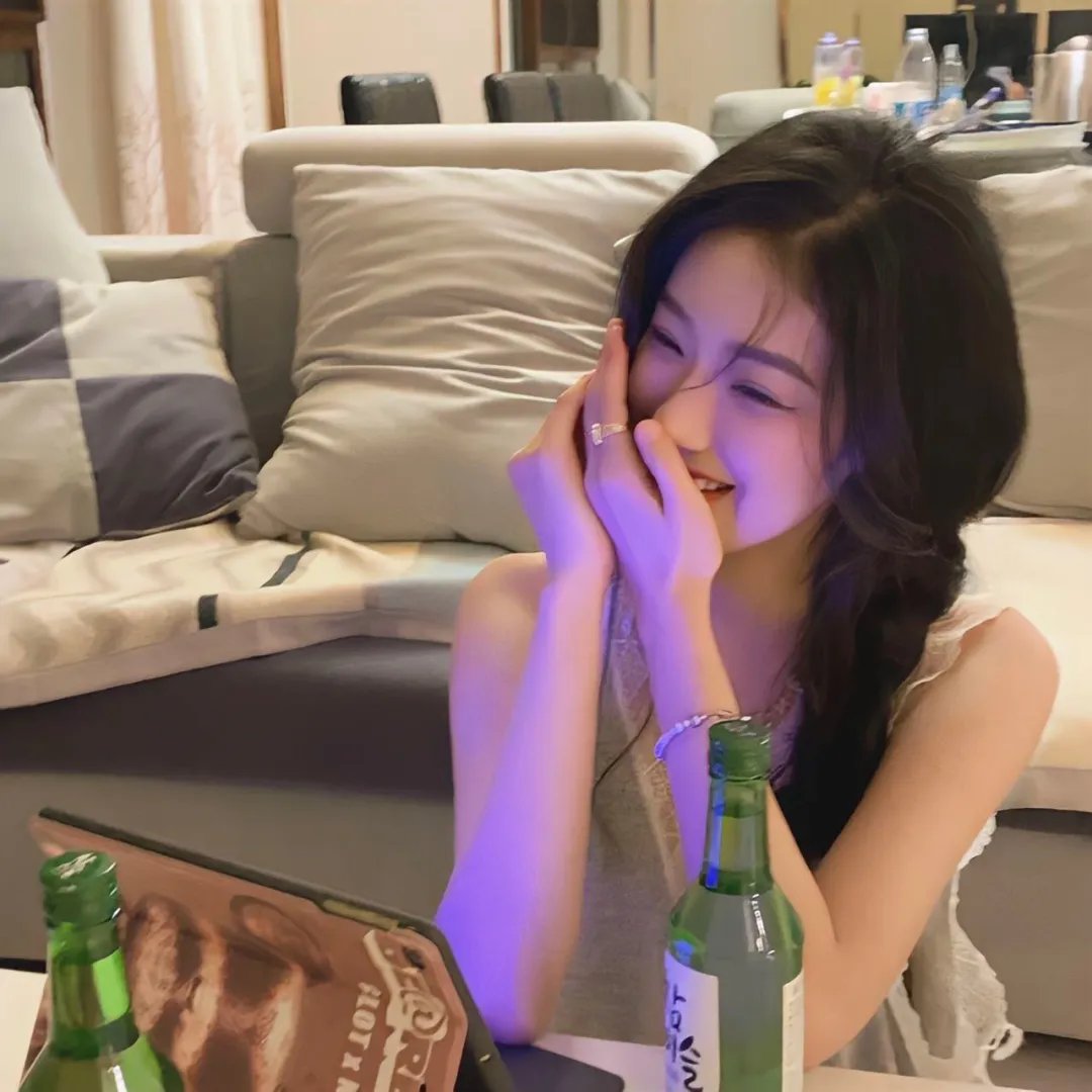 化妆间实拍：头部网红深夜酒吧买醉，官方紧急介入